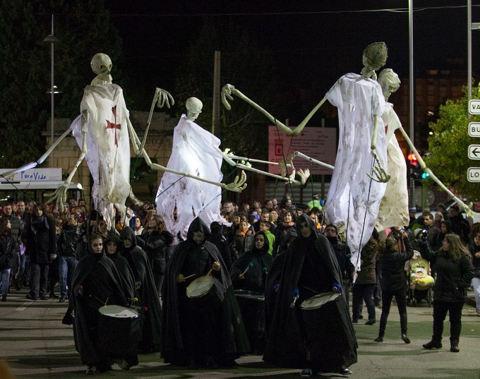 Pasacalles de la Noche de las Ánimas en Soria